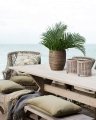 Käsinojalliset Marbella-tuolit, Cross-penkki ja -ruokapöytä