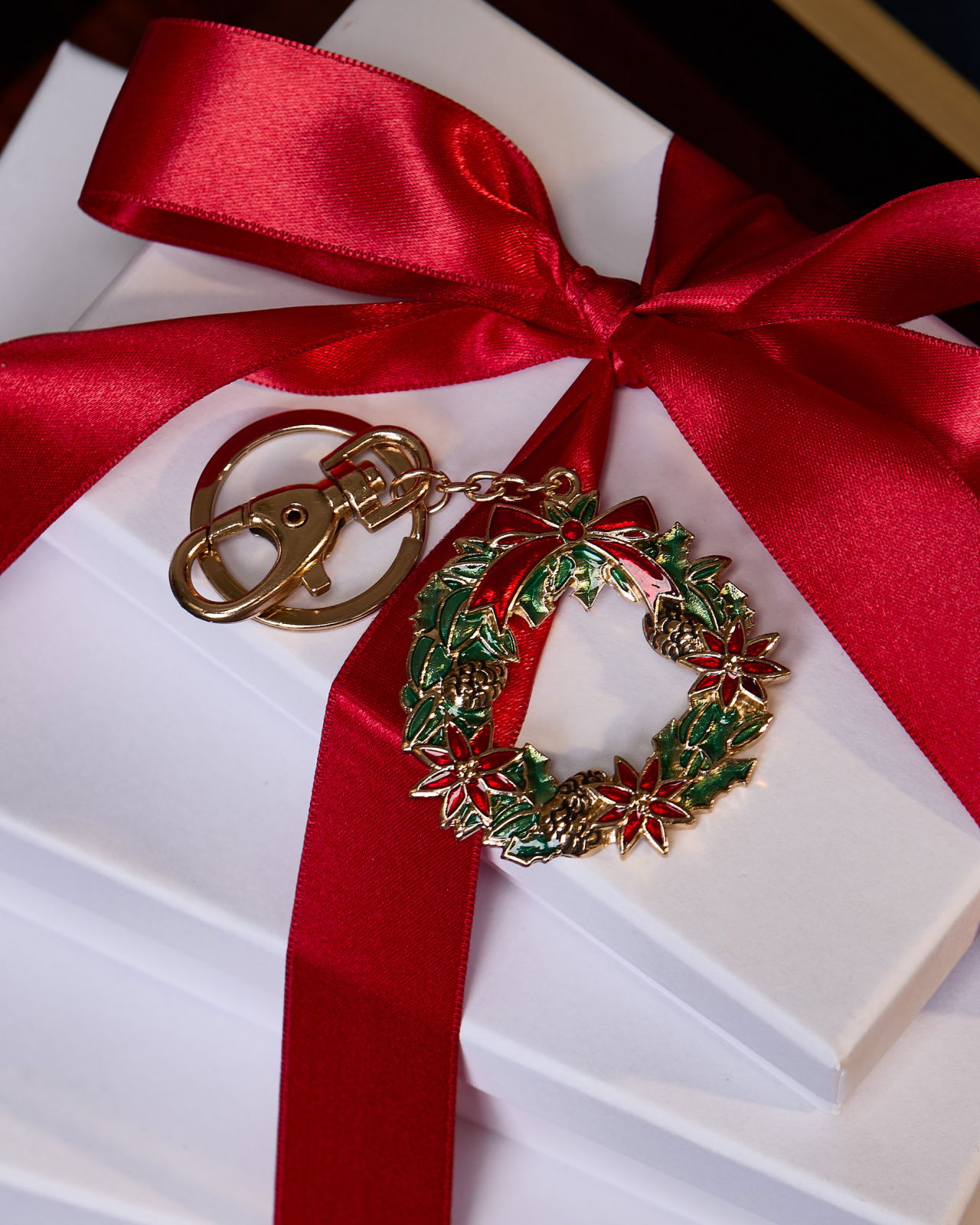 Amadeus Christmas Wreath Keyring Green