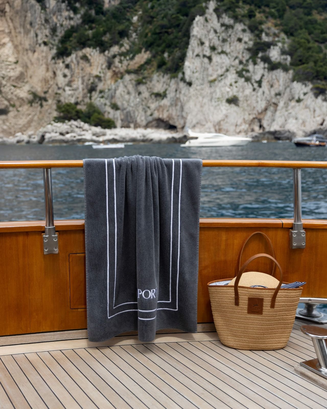 Capri beach towel grey
