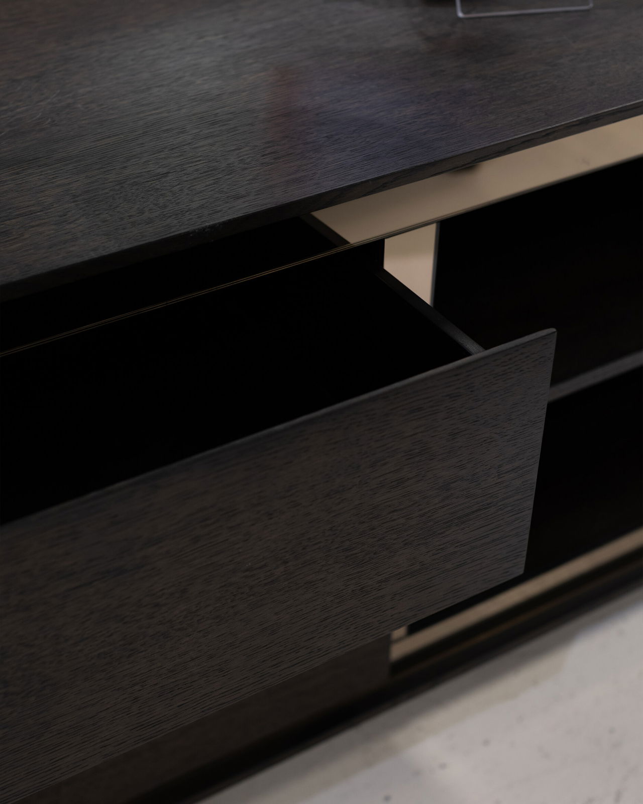 Wington tv-bänk svart OUTLET