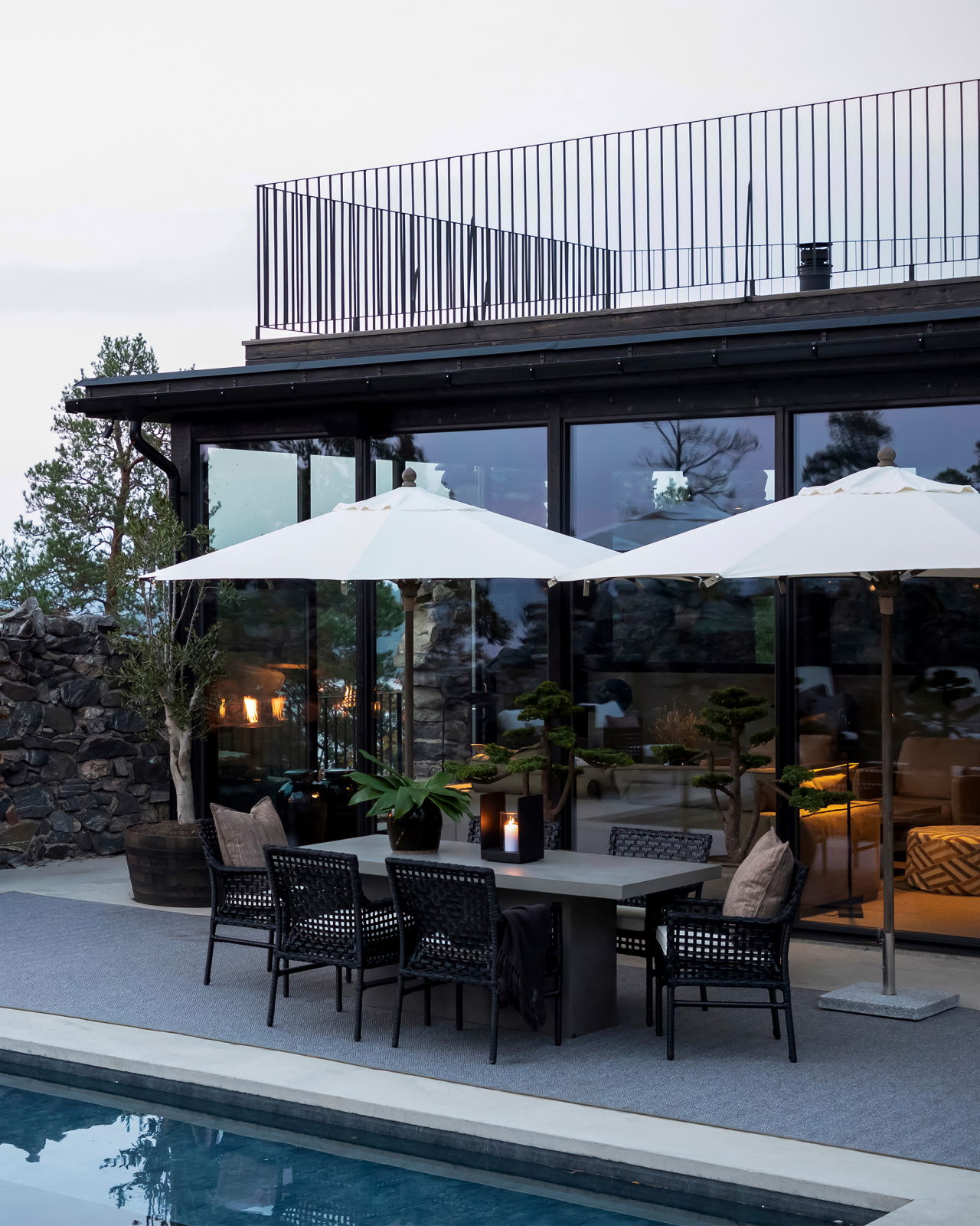 Santa Monica karmstol svart