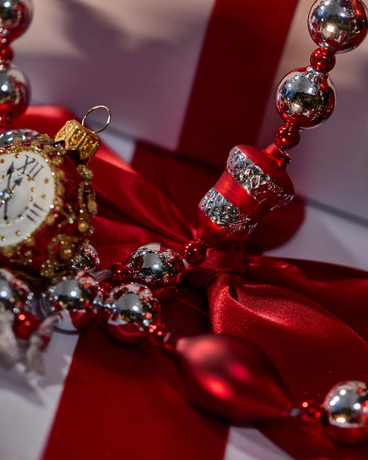 Colette Garland Red/Silver