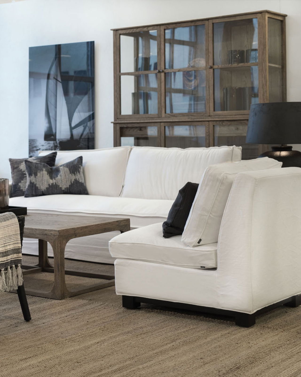 Denver vitrinskåp brun