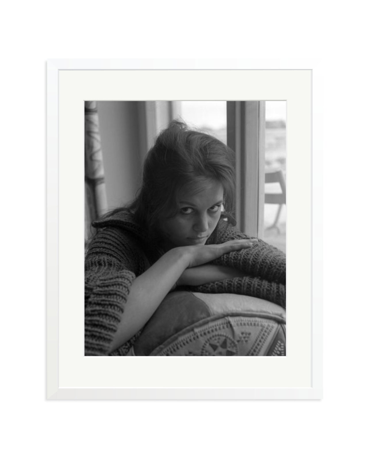 Claudia Cardinale Staring White / XL