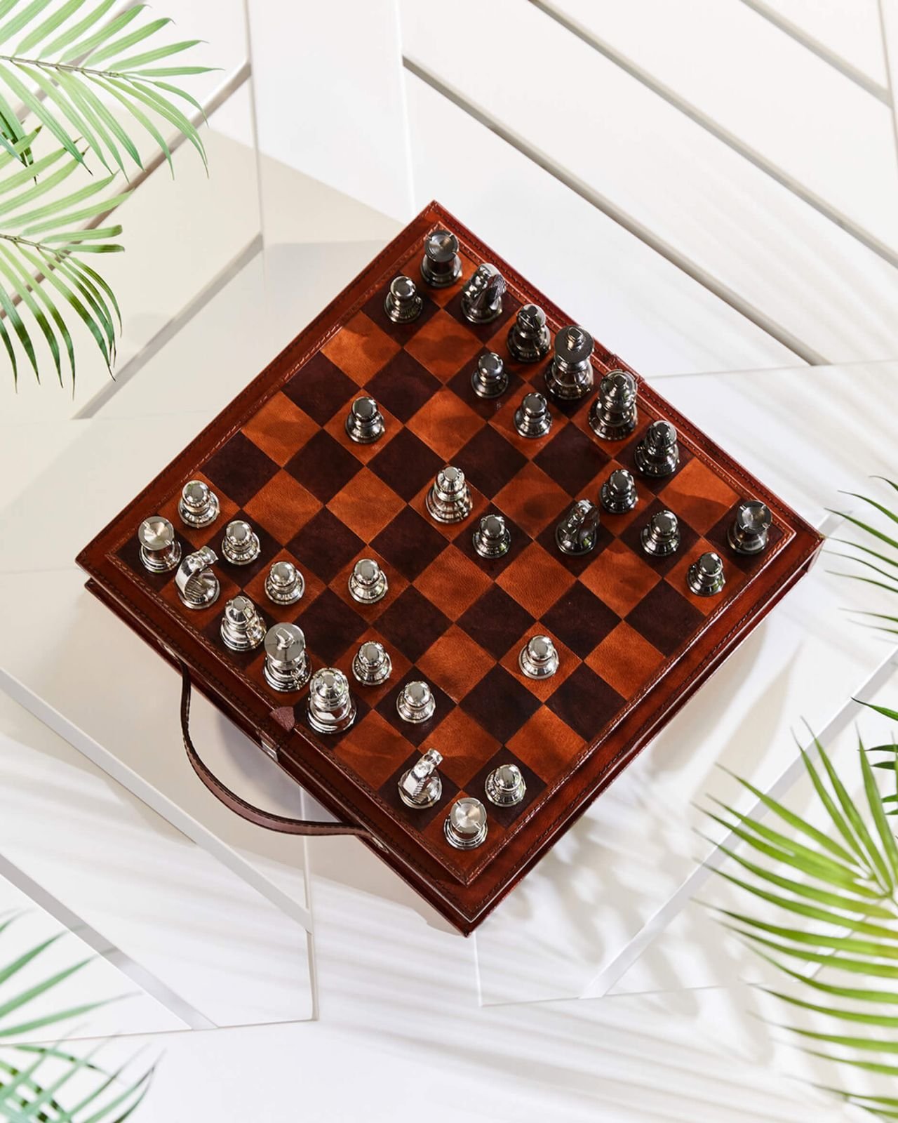 Kensington chess set, leather/metal