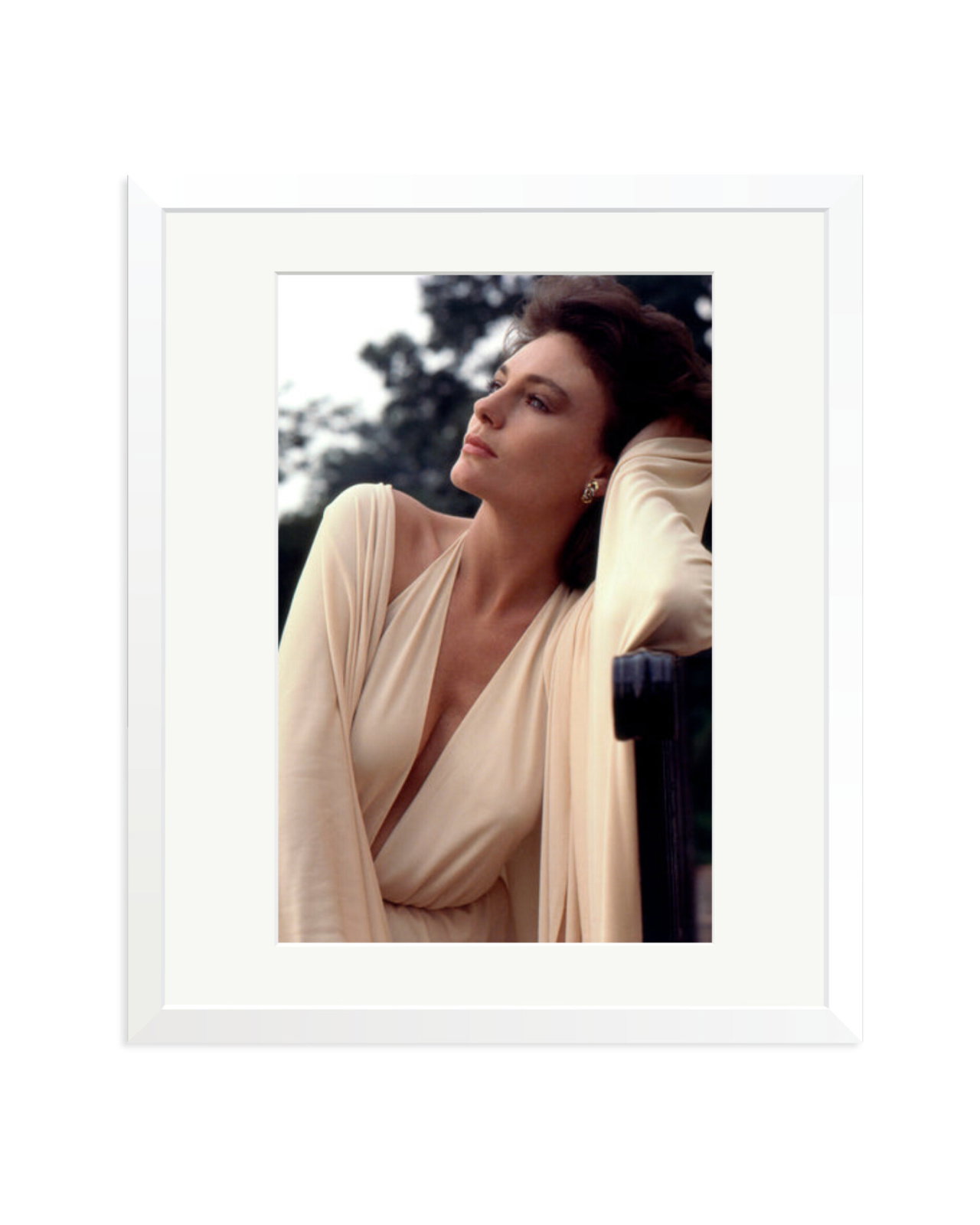 Jacqueline Bisset, 1973 White / Large