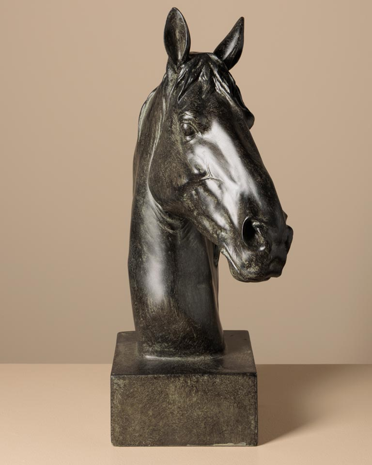 Arden horse sculpture