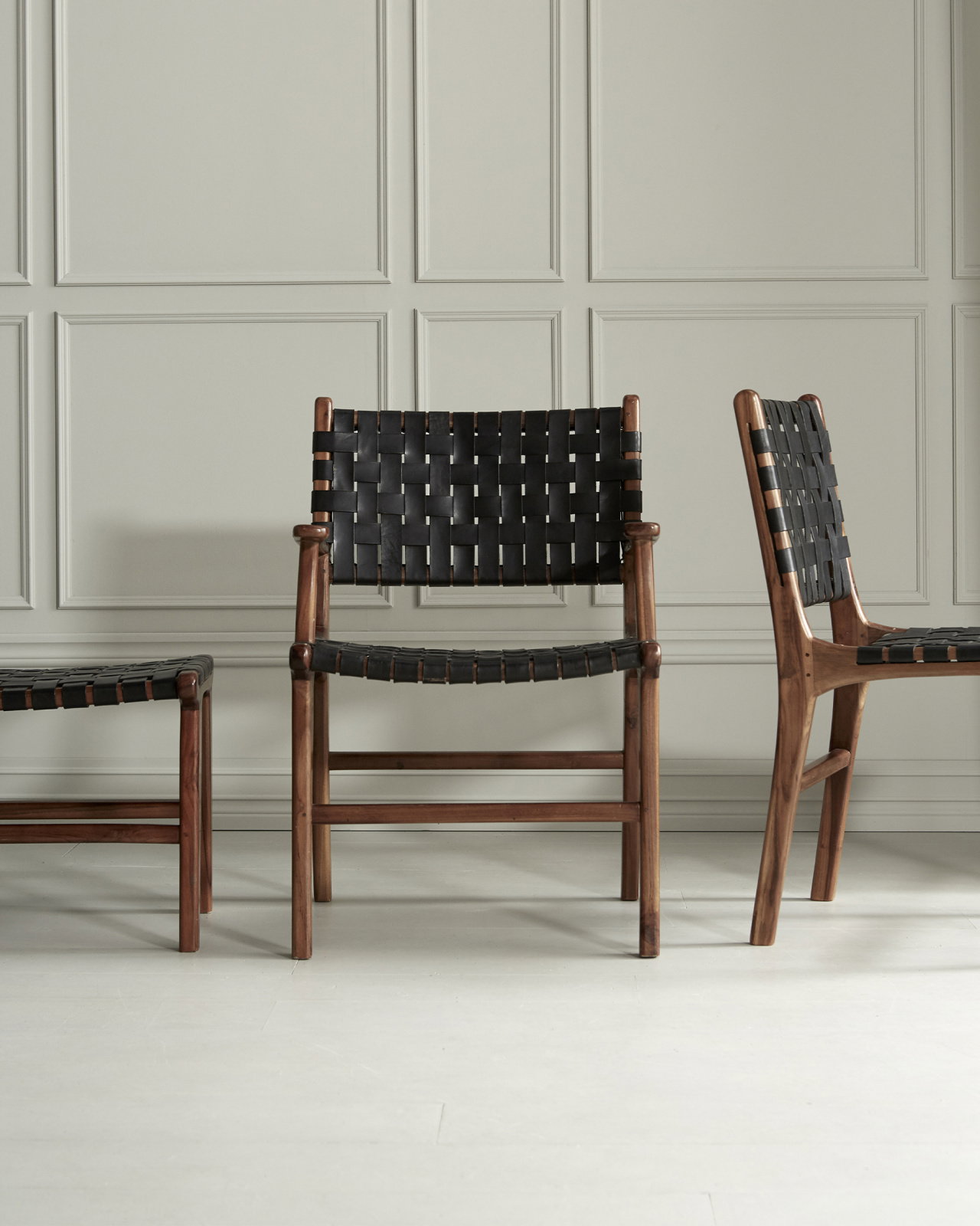 Porto armchair black