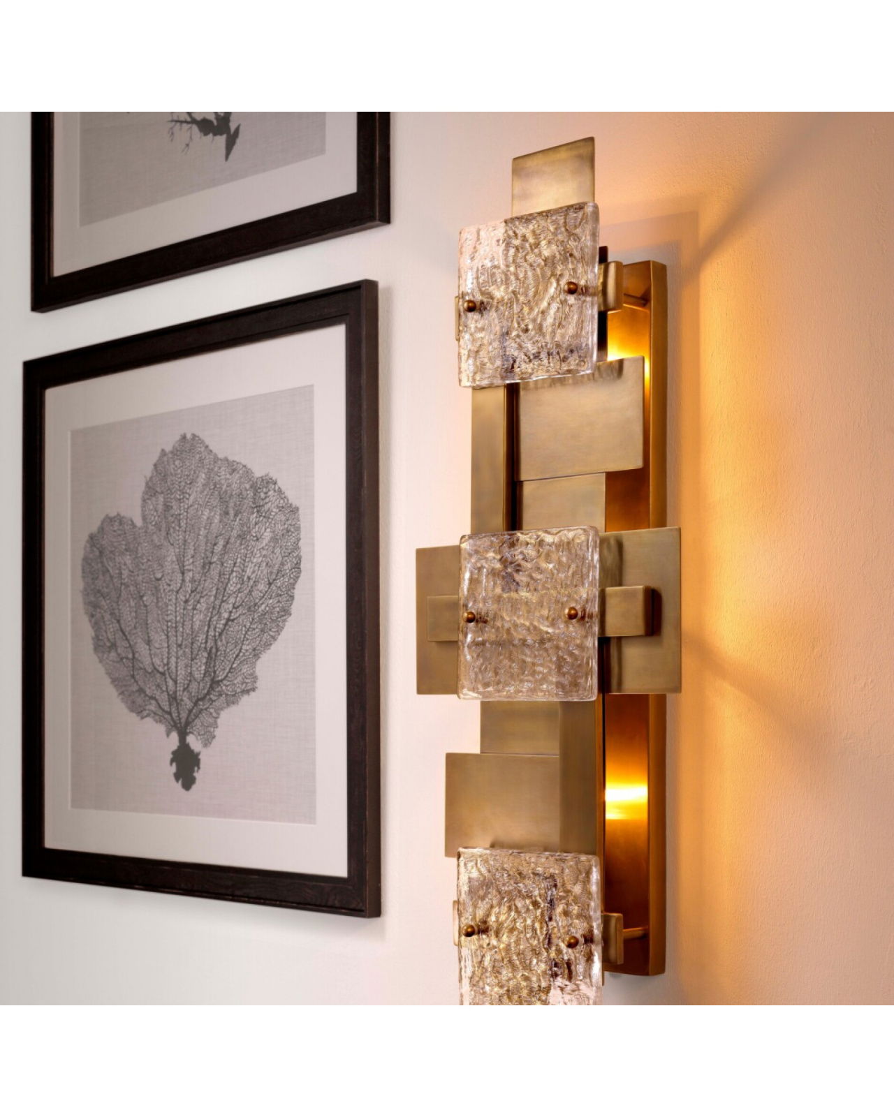 Langham vägglampa antik mässing