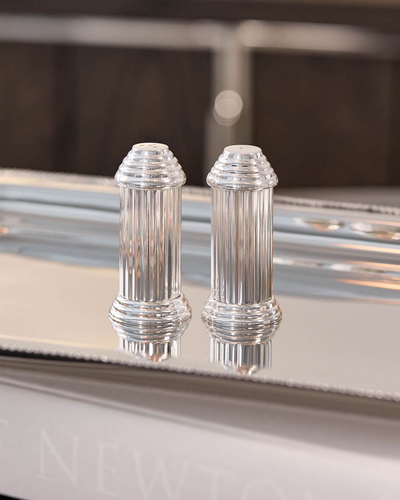 Abbey salt- och pepparkar kolonn