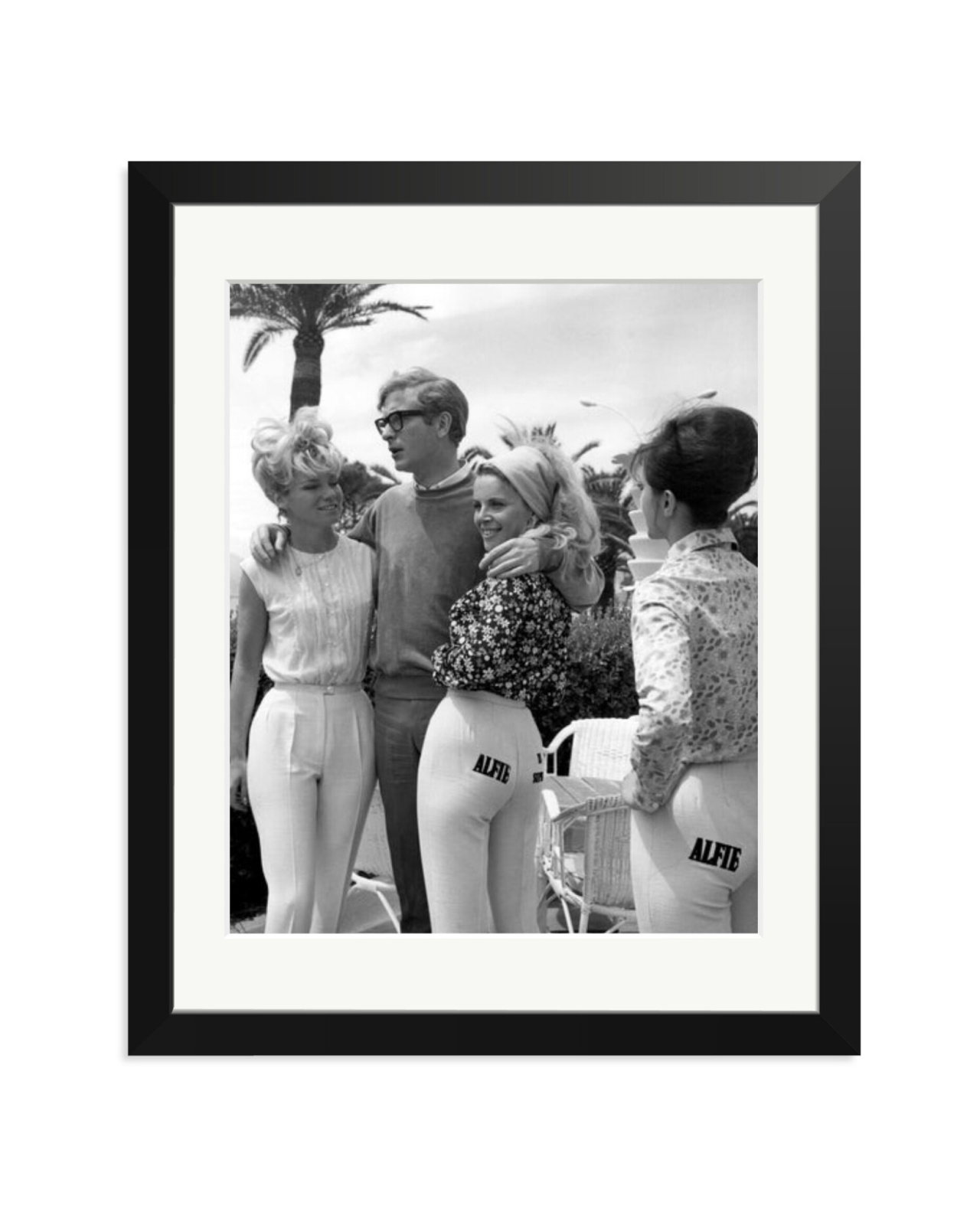 Caine With 'Alfie' Models Black / Medium