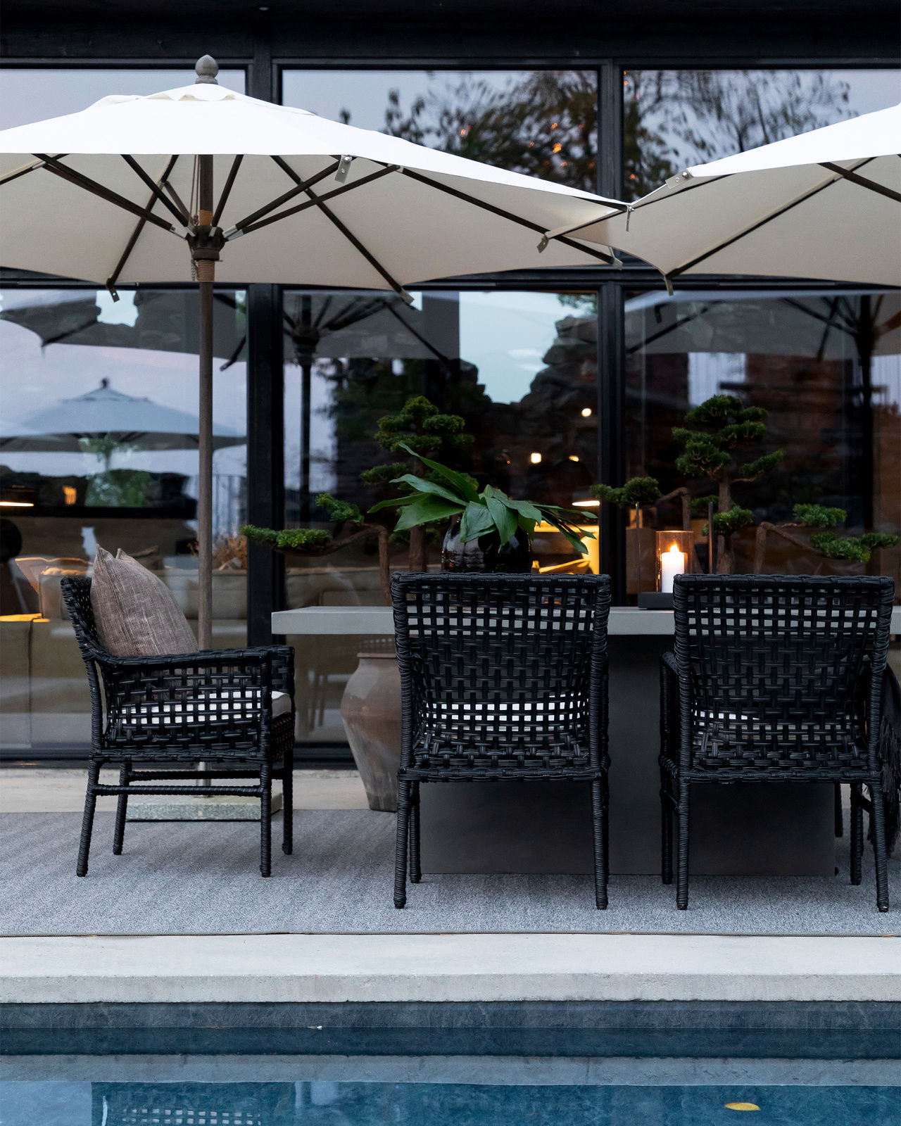 Santa Monica dining armchair black