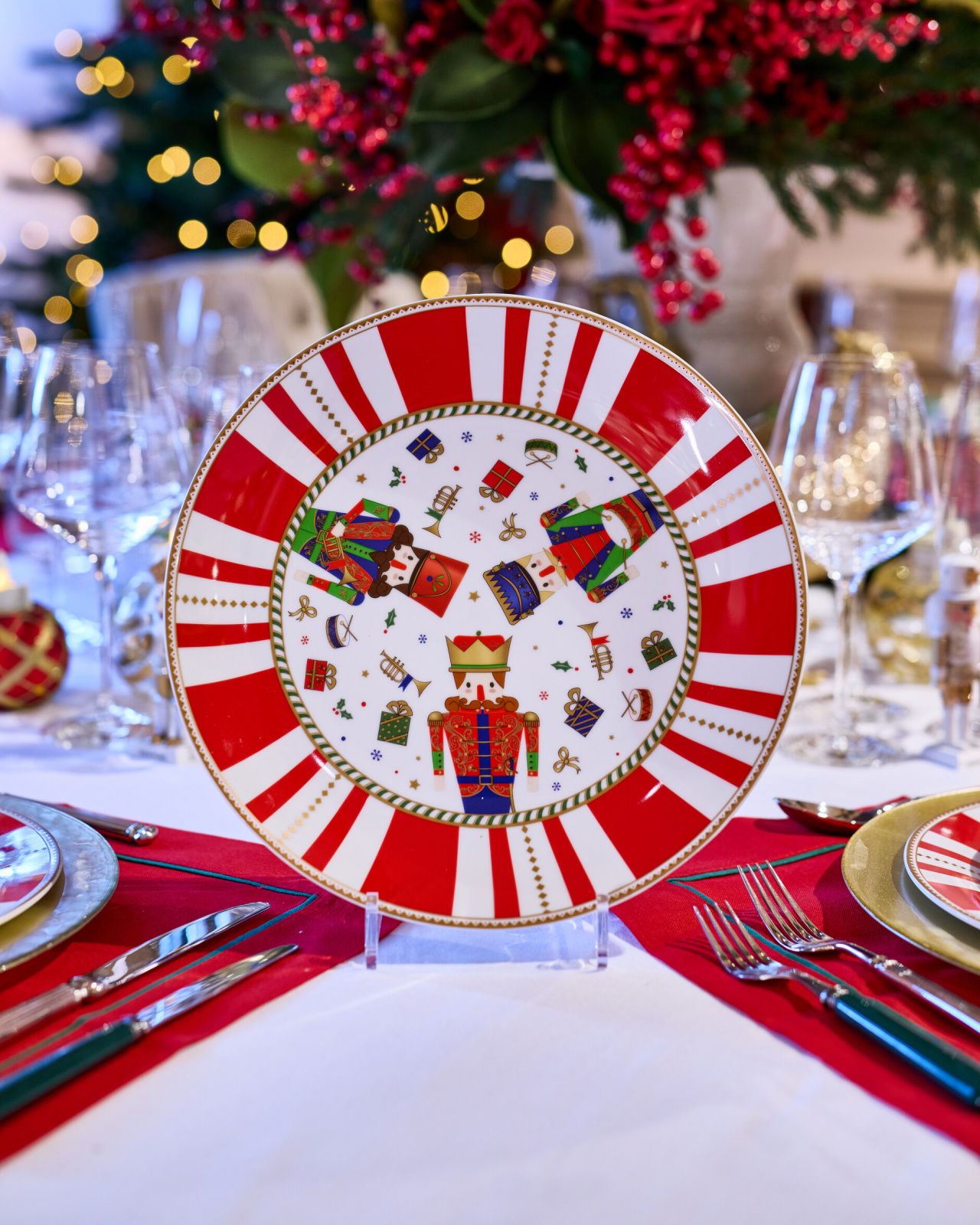 Julien Serving Plate Red/White