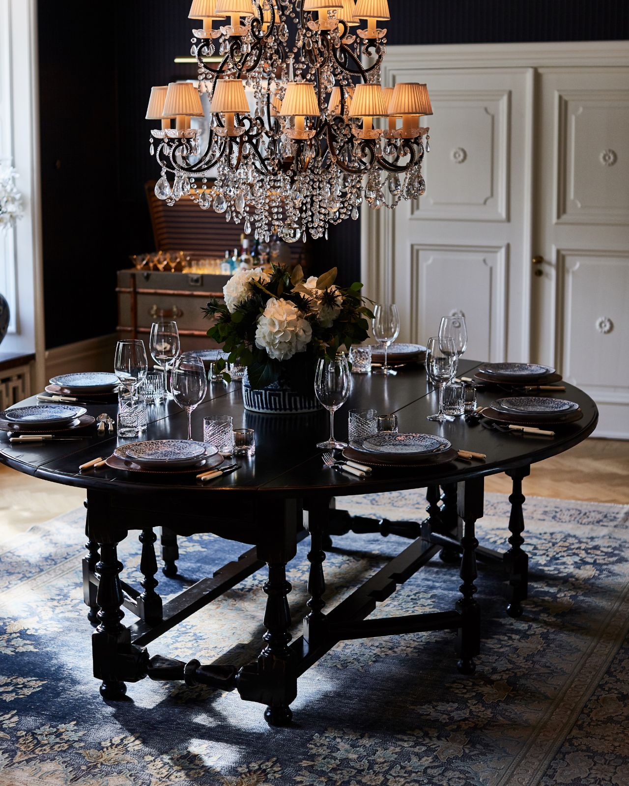 Balmoral matbord svart 200cm