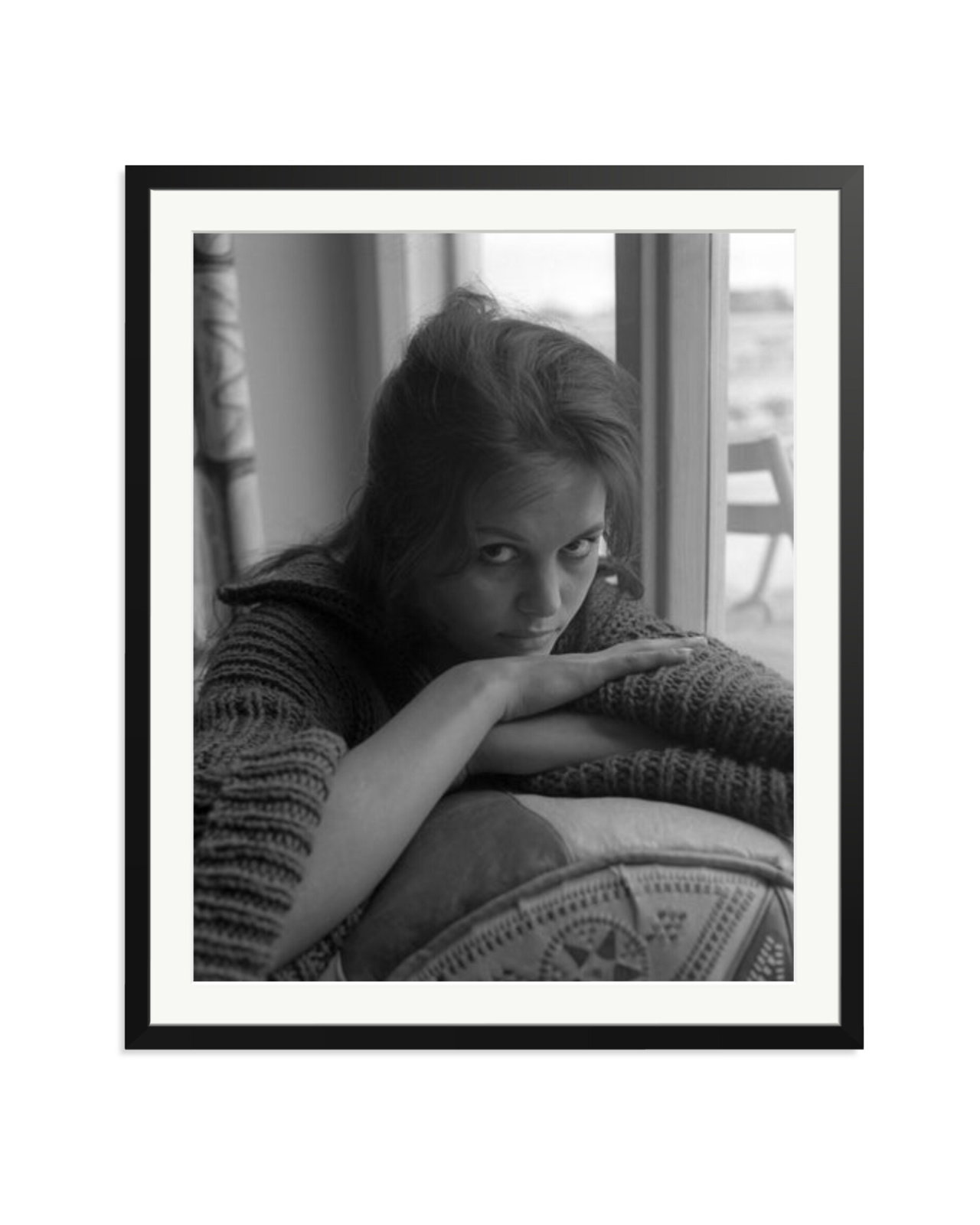 Claudia Cardinale Staring Black / XXL
