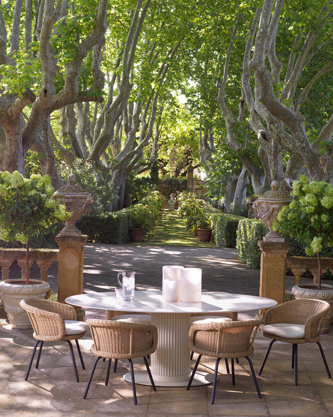 Volterra dining table sand