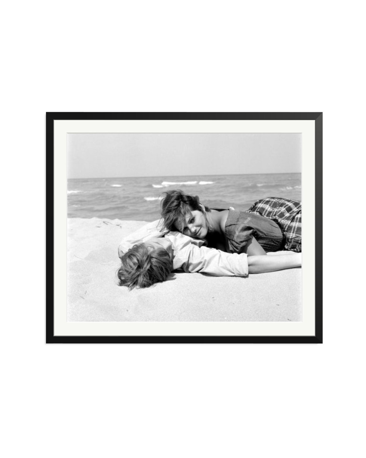 Jacques Perrin and Claudia Cardinale Black / XXL