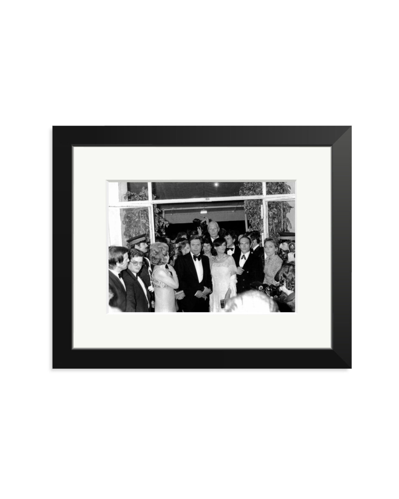 Mastroianni and Cardinale in Cannes Black / Small