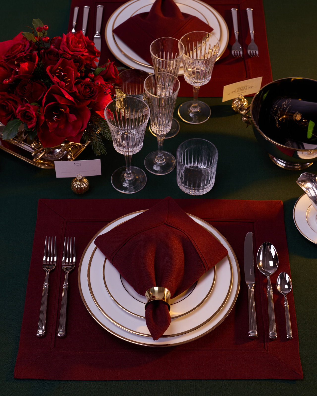 Castleford napkin dark red