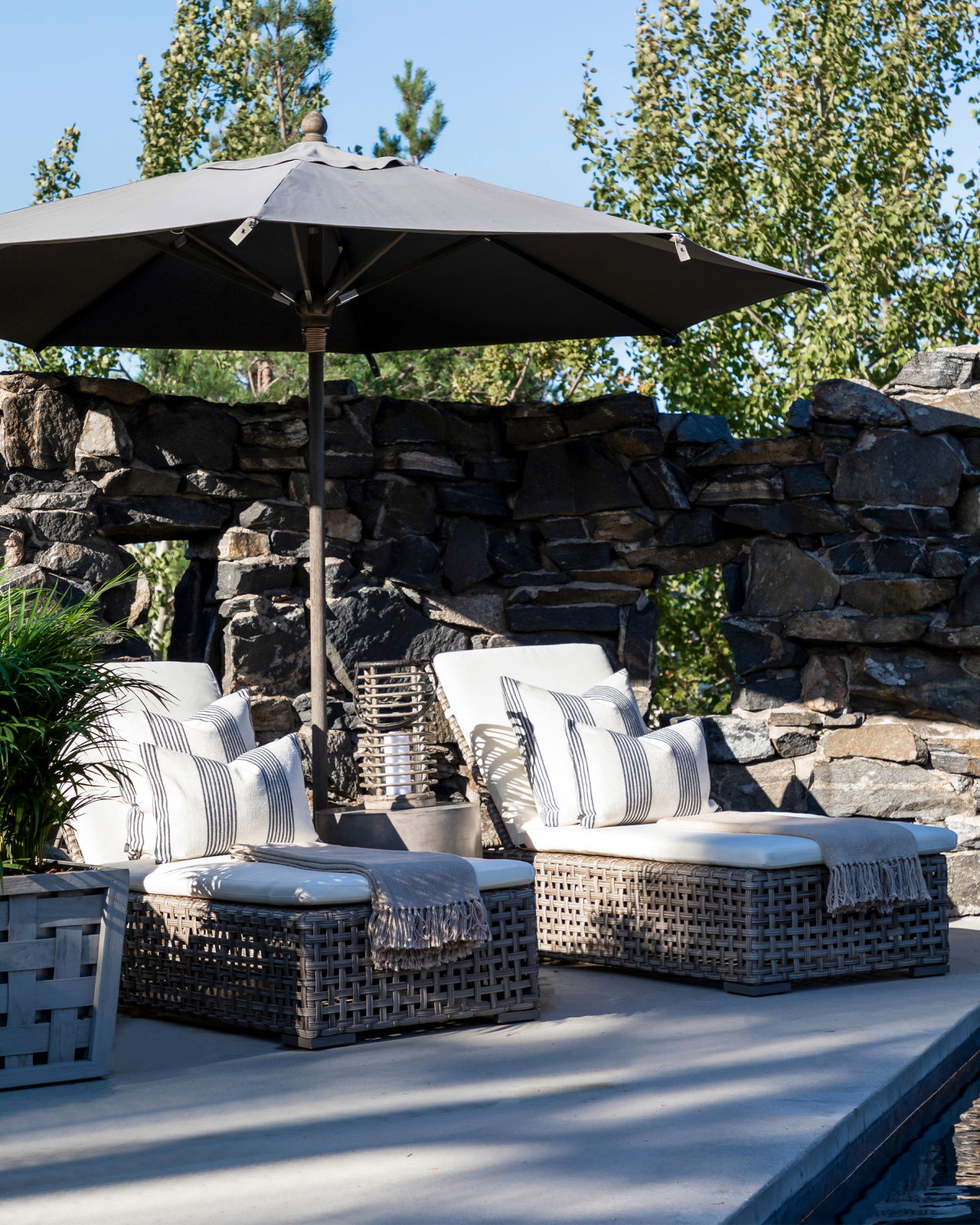 Waldron Stripe Cushion Cover Off-white OUTLET