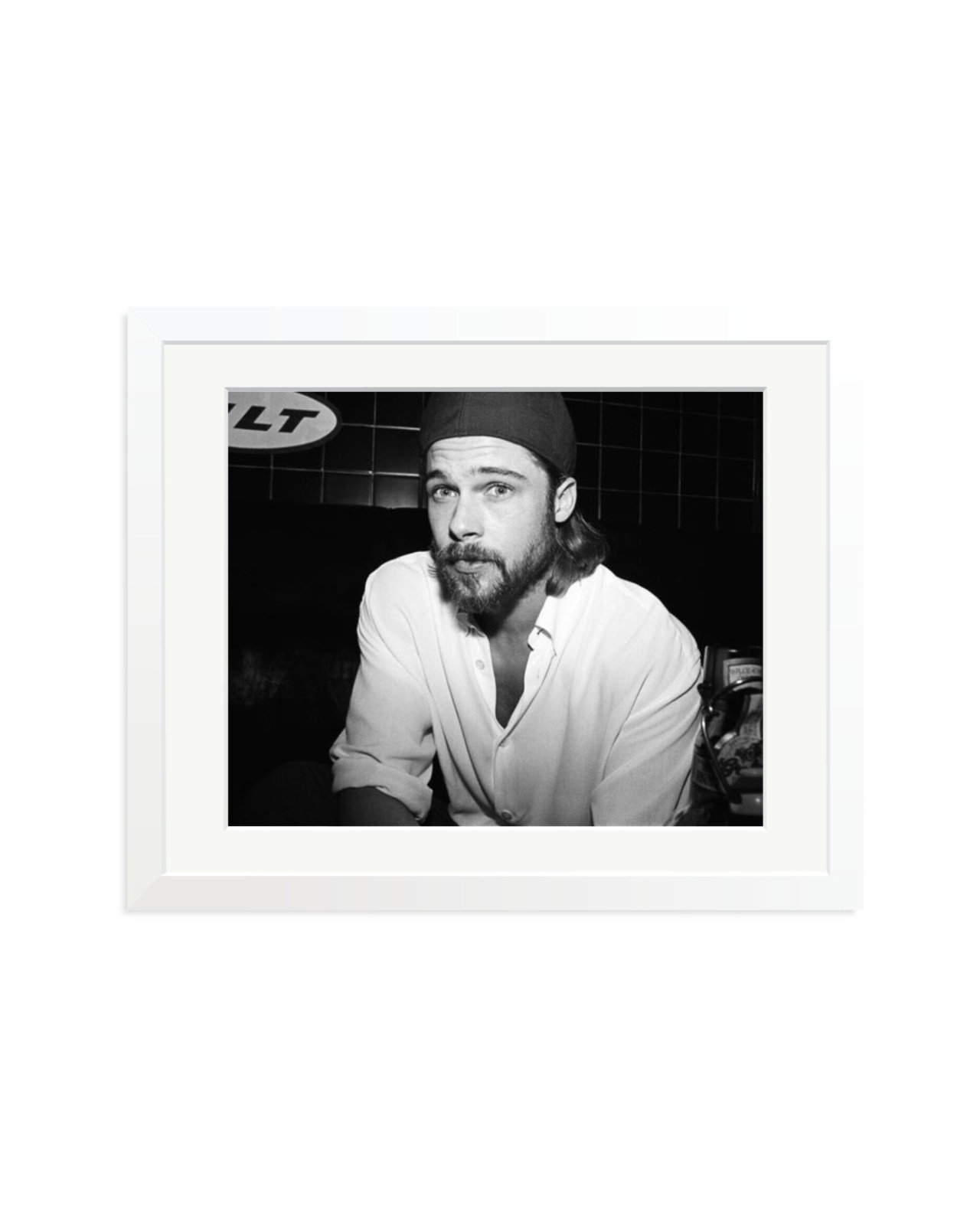 Brad Pitt White / Medium