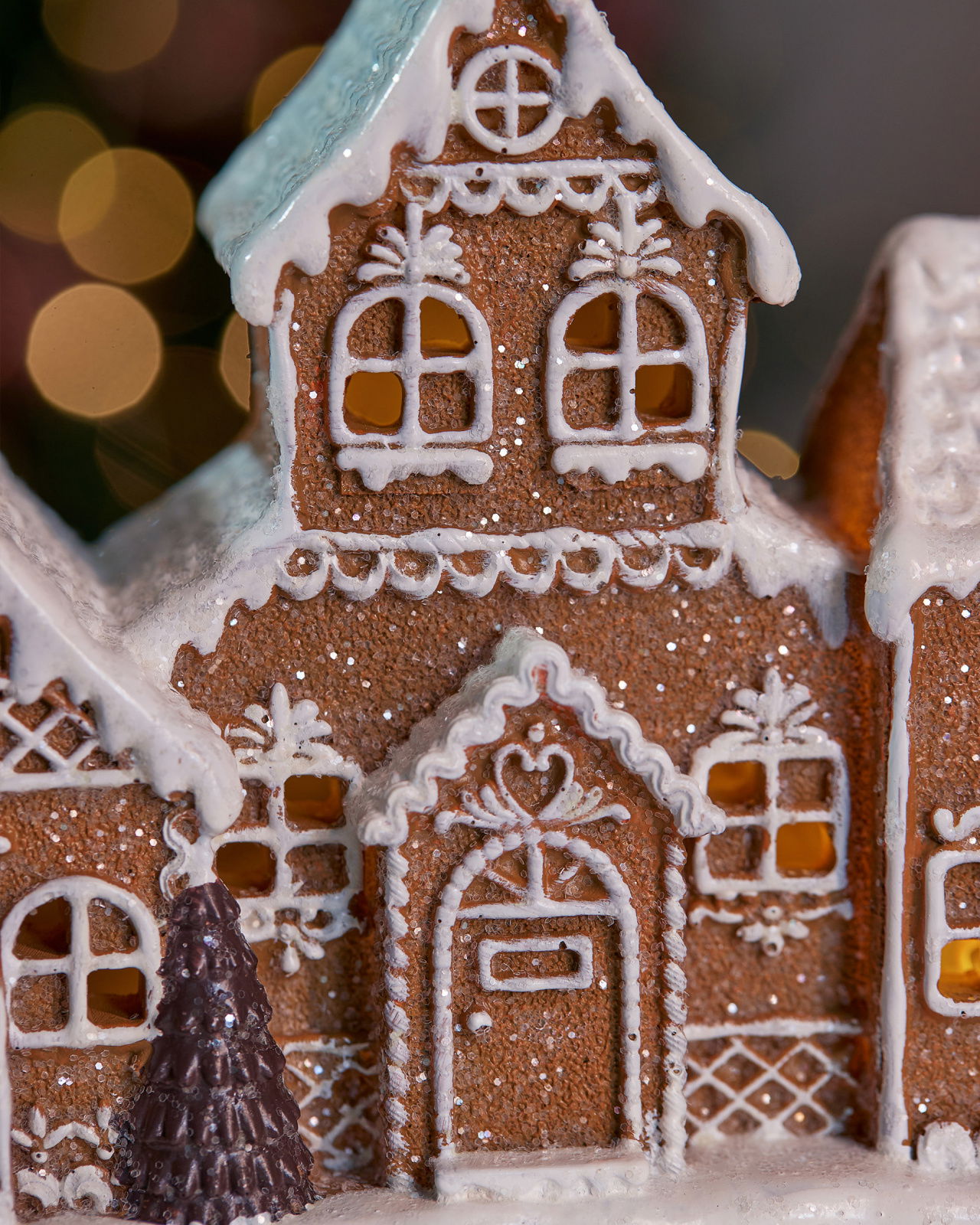 Snowshill pepparkakshus juldekoration