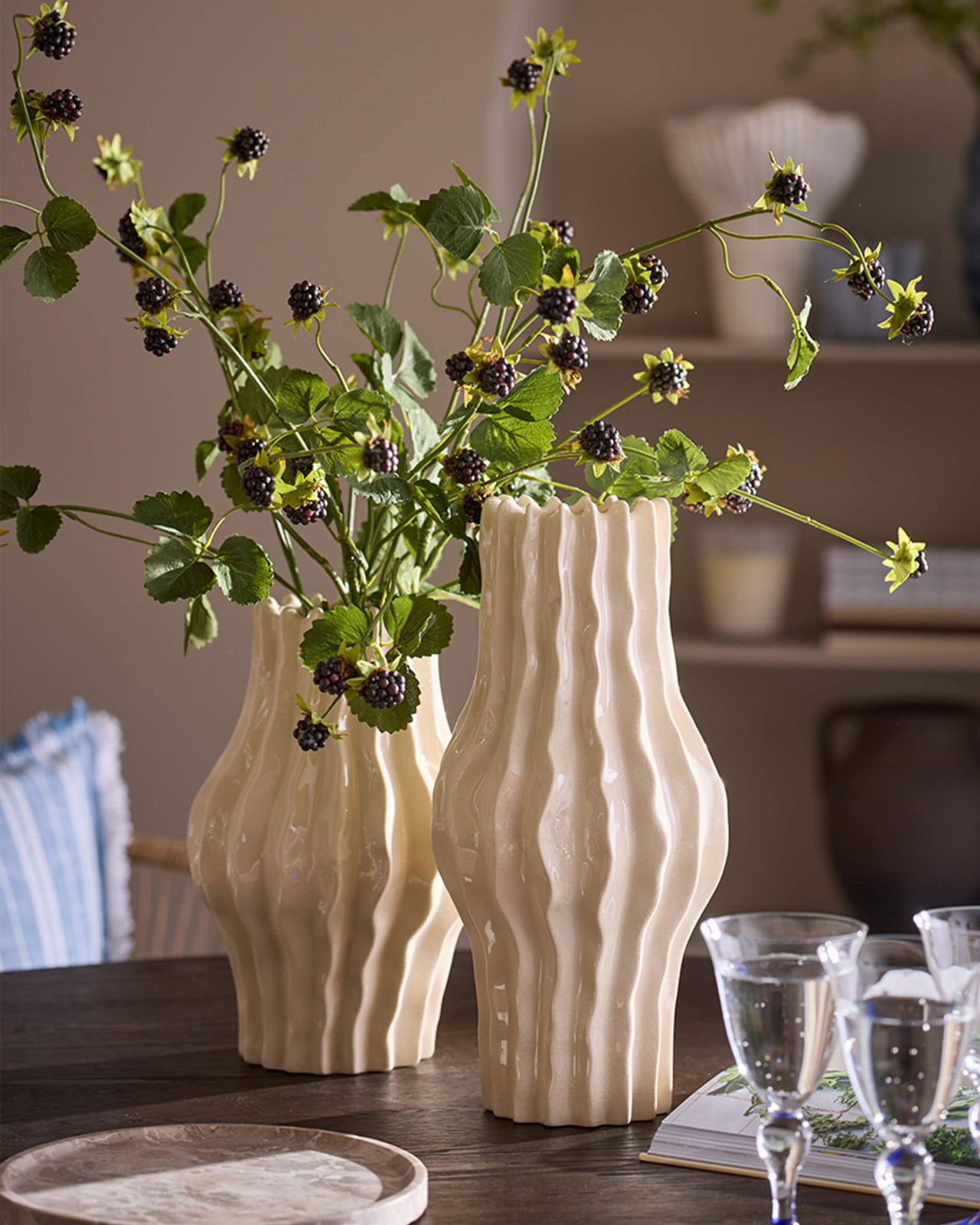 Mara Vase White