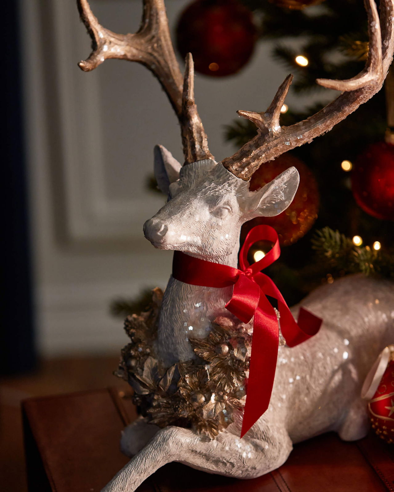 Nathaniel Reindeer White Christmas Decoration