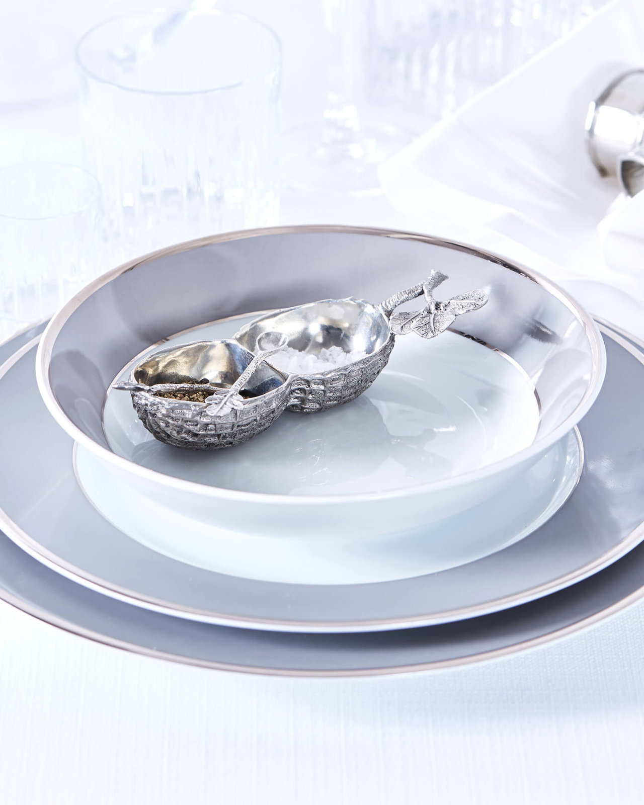 Nöt salt- och pepparskålar tenn