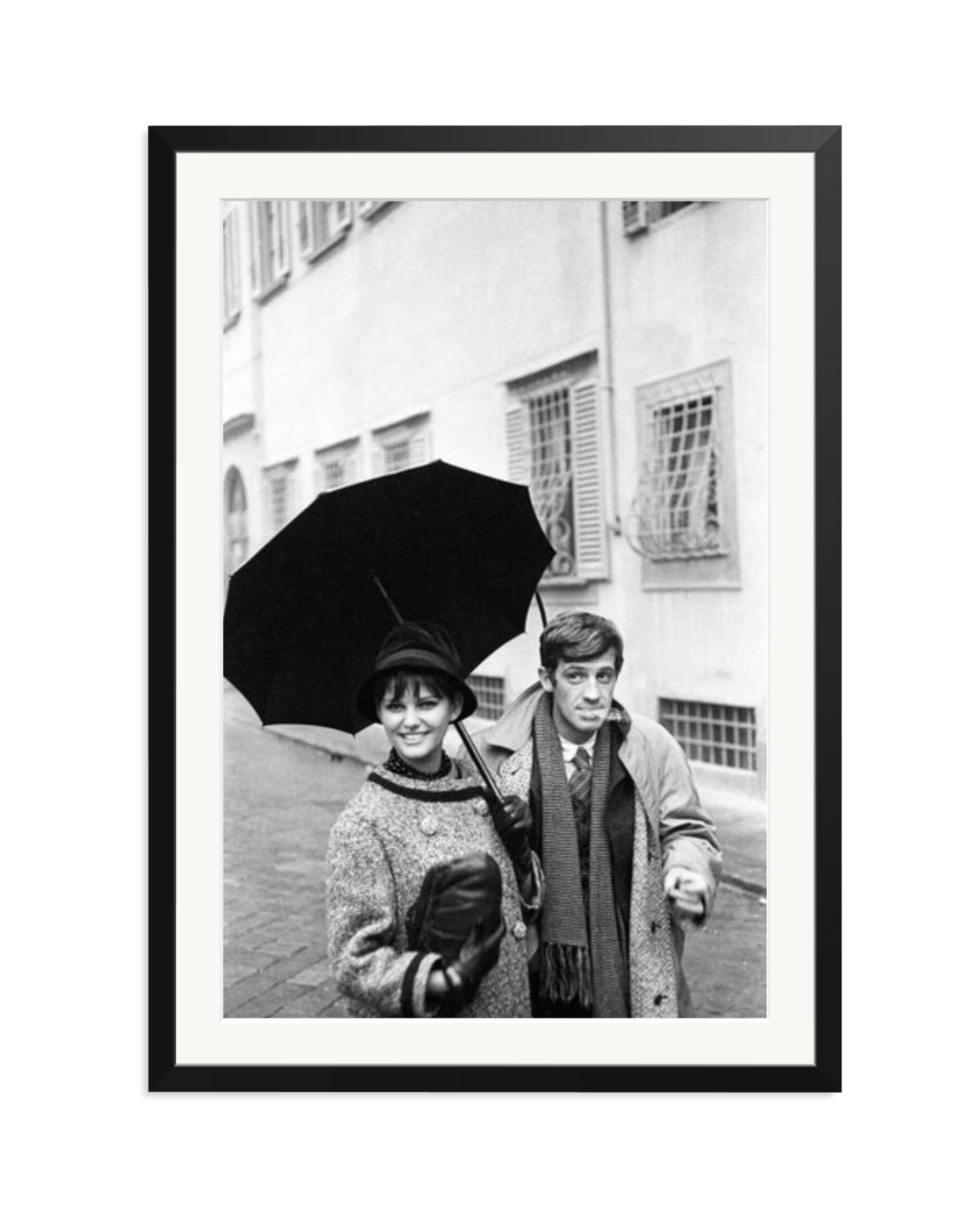 Claudia Cardinale and Jean Paul Belmondo Black / XXL