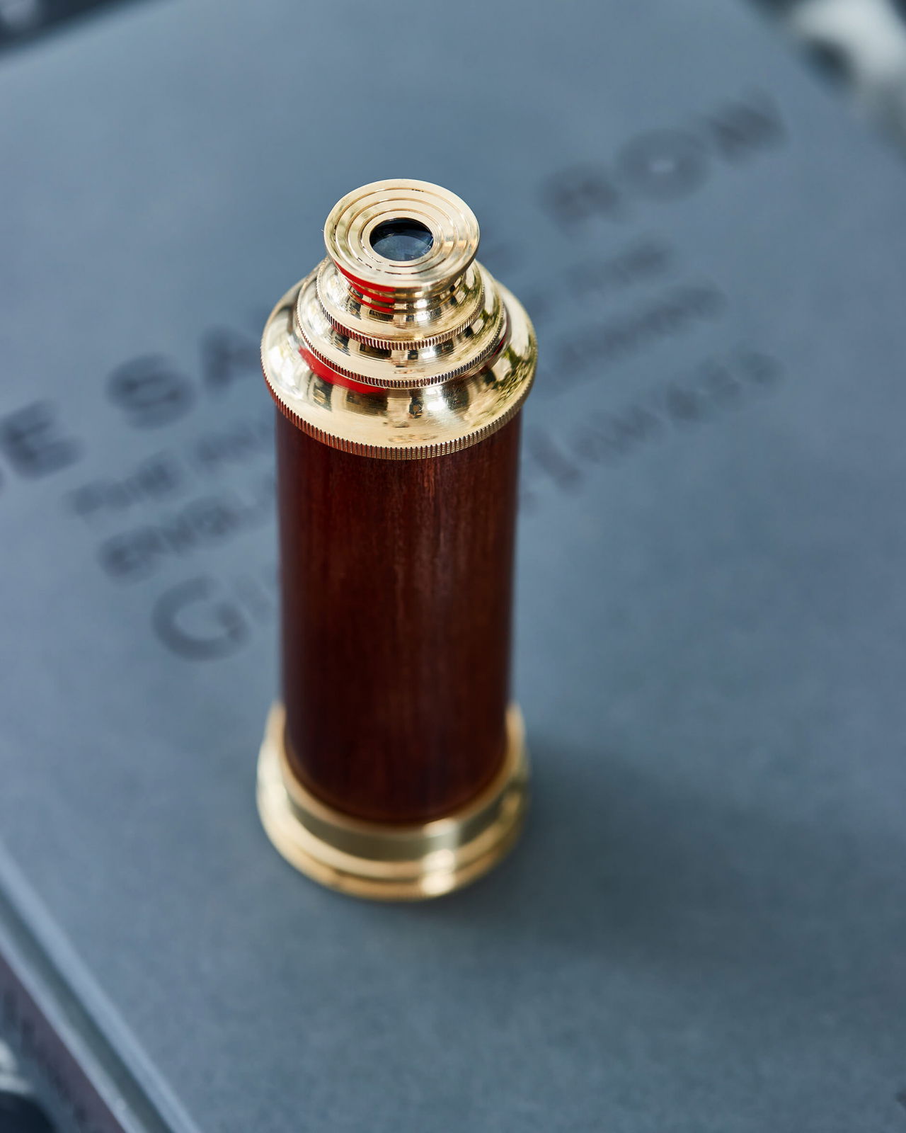 Officer's kikare mässing