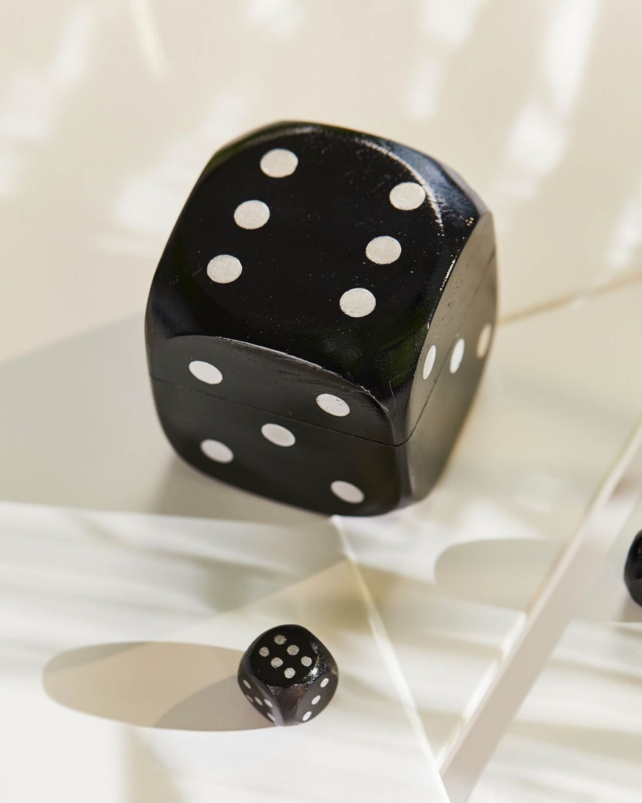 Black Dice Box With 5 Dices, Silver