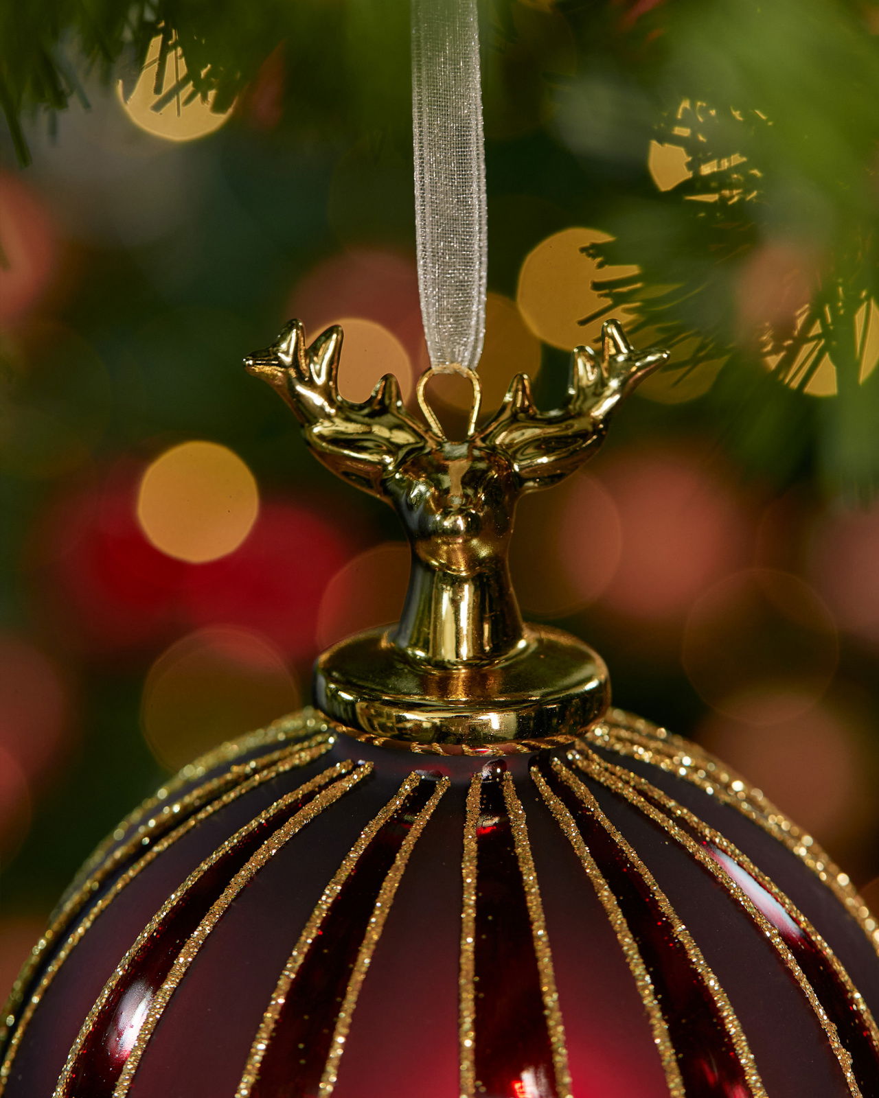 Kingly Stag Bauble Red 10cm