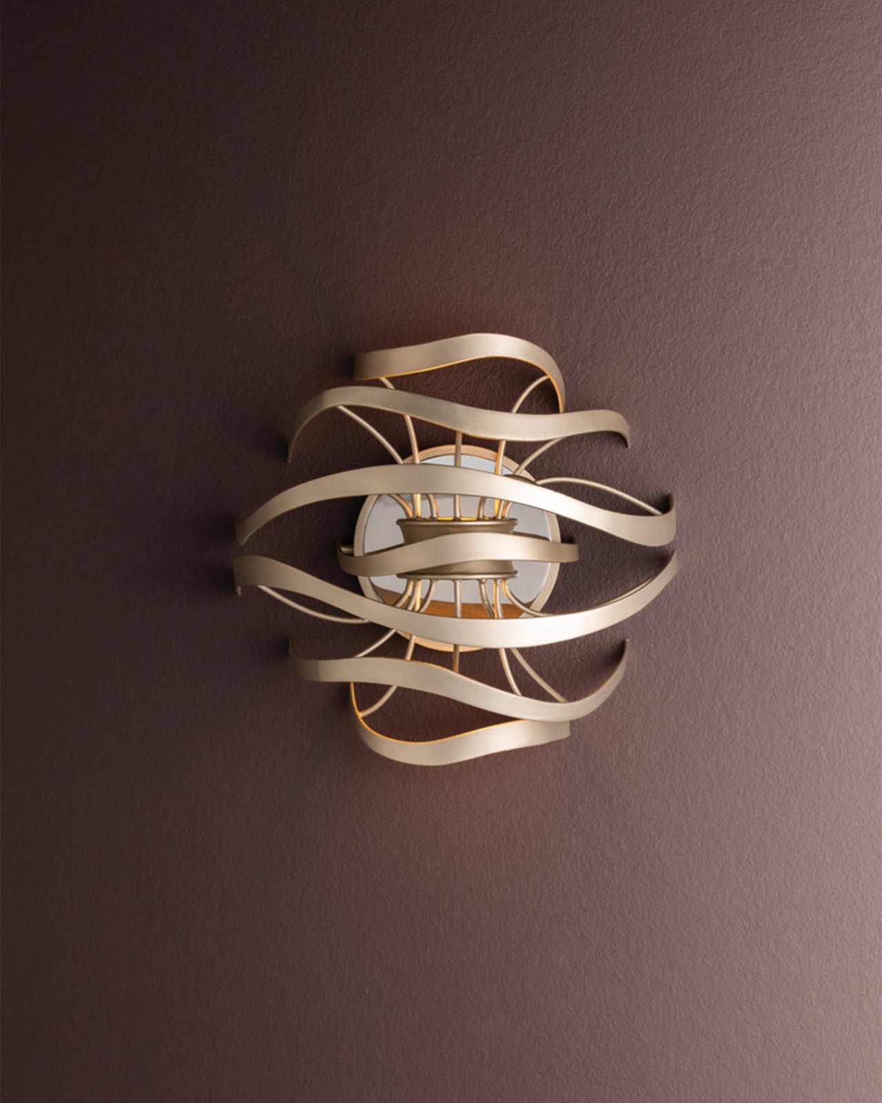 Calligraphy vägglampa guld