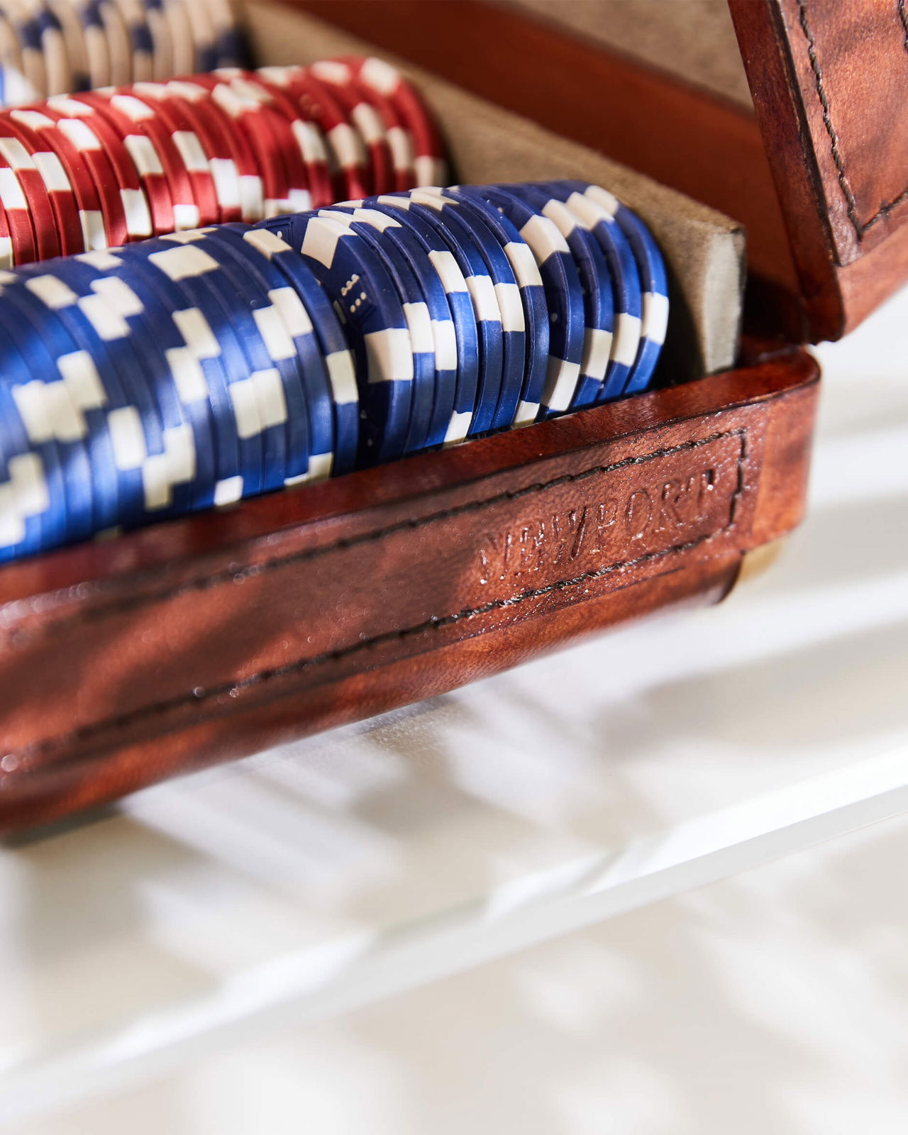 Kensington pokersett, skinn