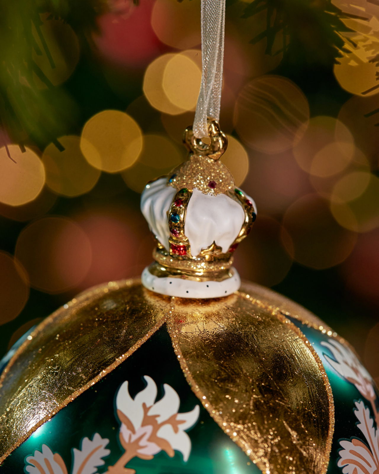 Noble Crown kerstbal groen/goud 10 cm