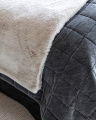 Schicke Tagesdecke washed black