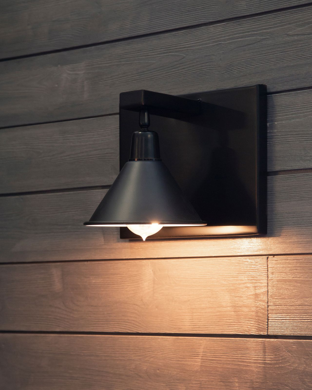 Anzio Wall Lamp Single Black