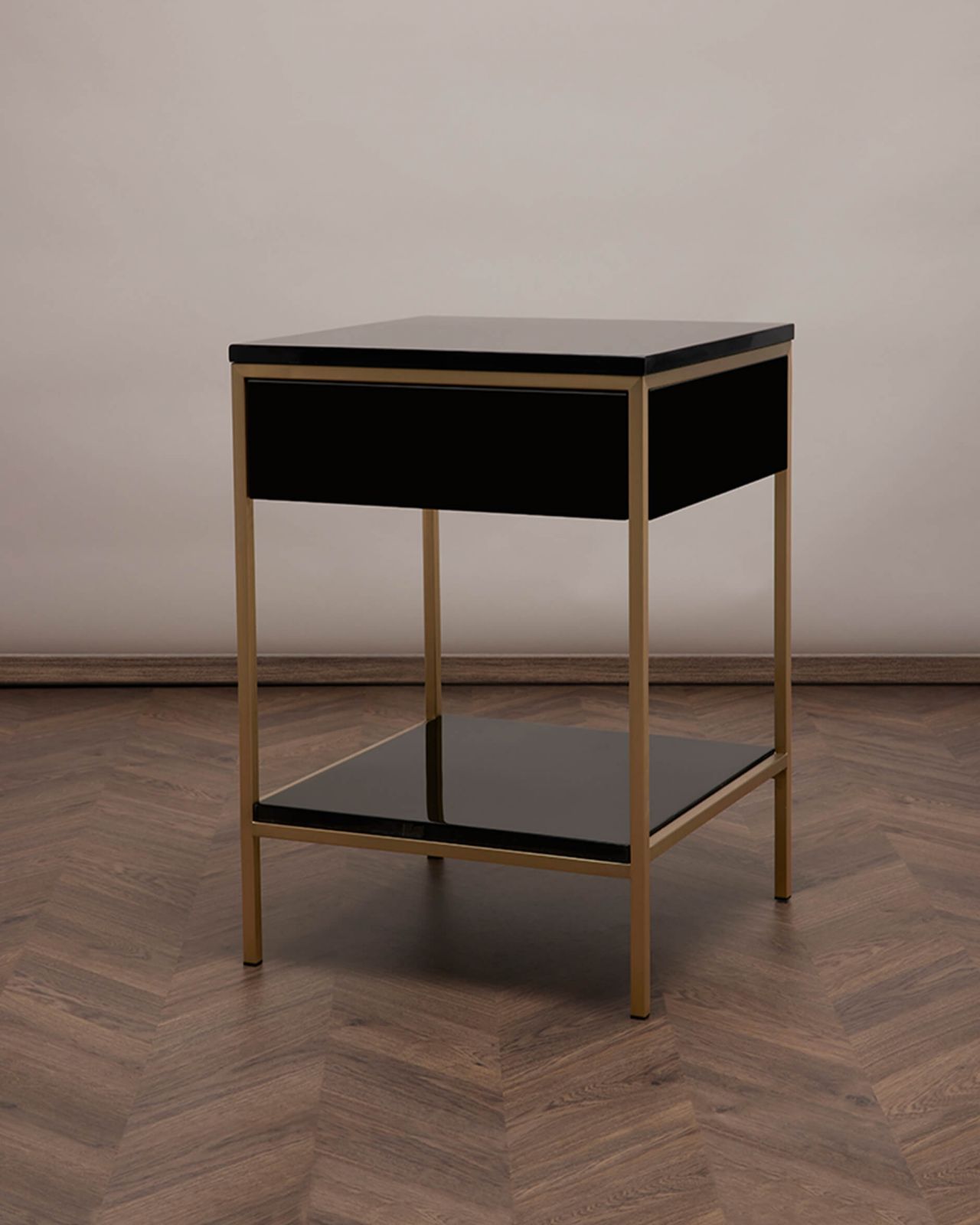 Erin side table brass/oak