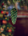 Thristian Zapfen Weihnachtsbaumschmuck matt grün