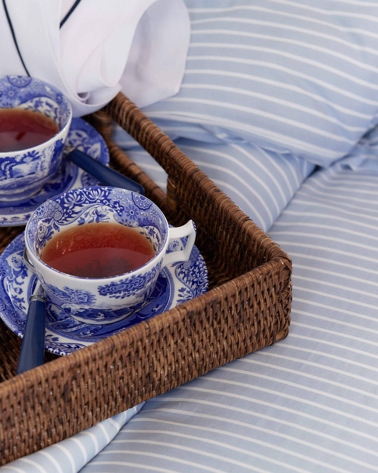 Antique bricka rotting