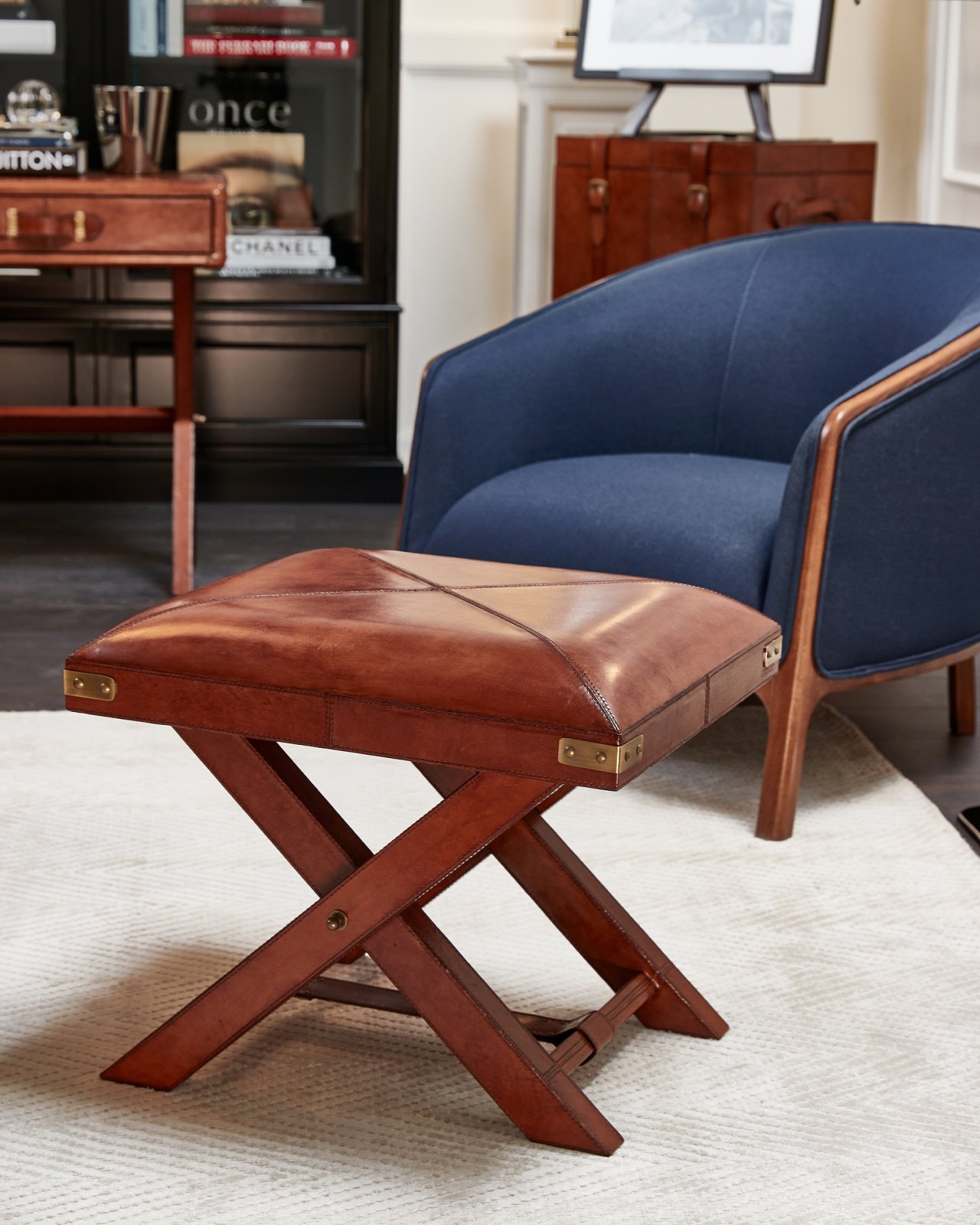 Kensington stool, leather