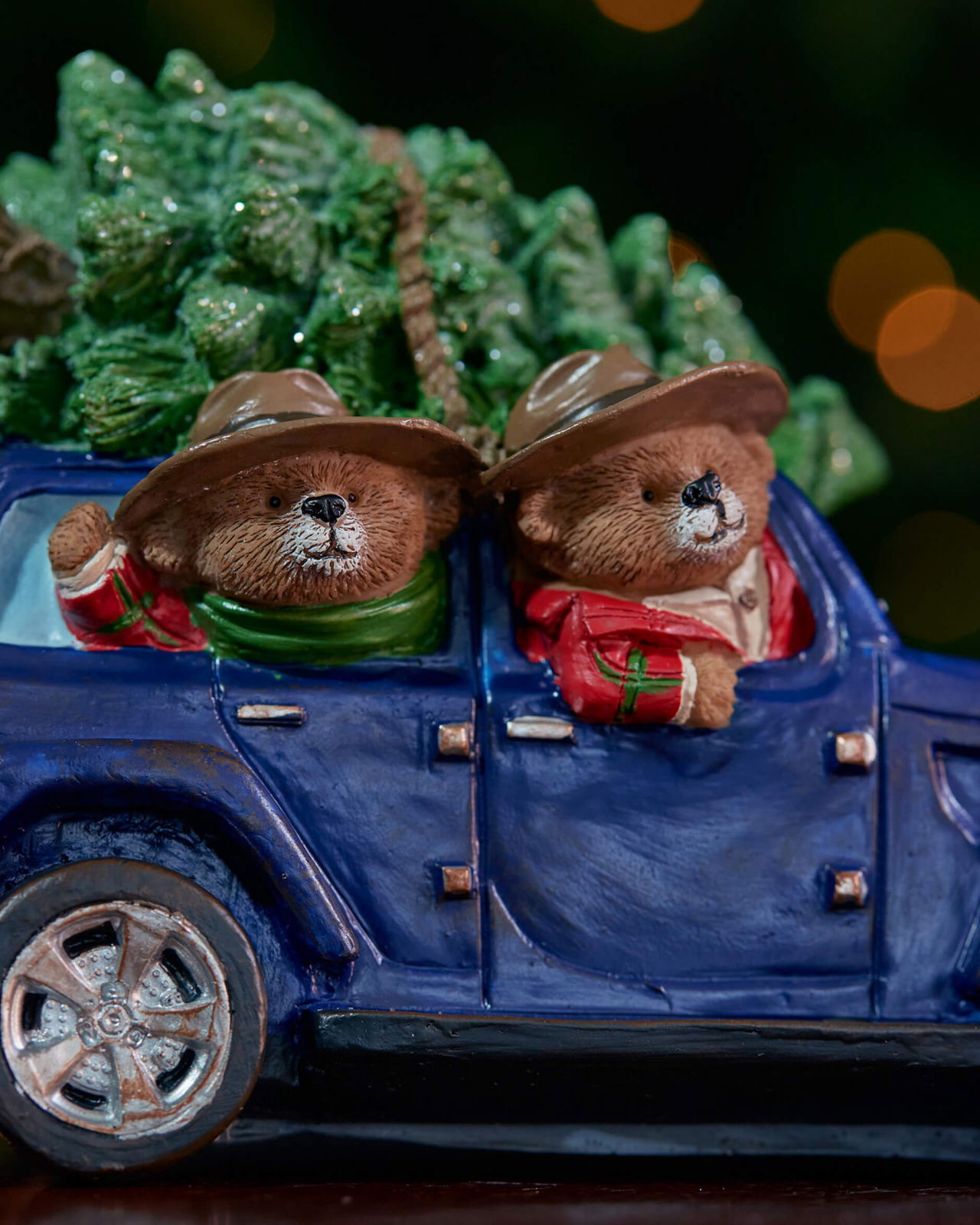 Björnar i bil juldekoration