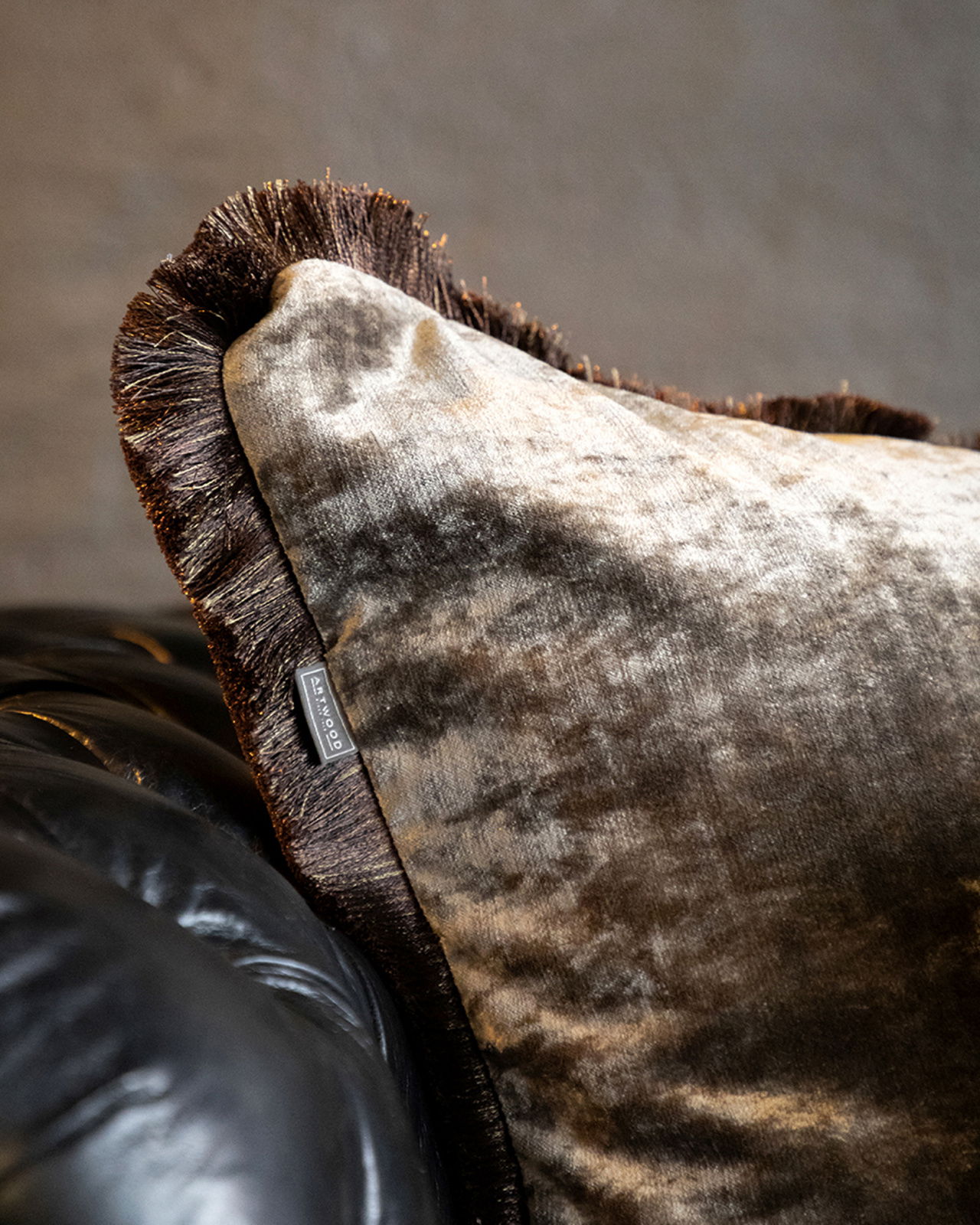 Garda Velvet kuddfodral fransar beige