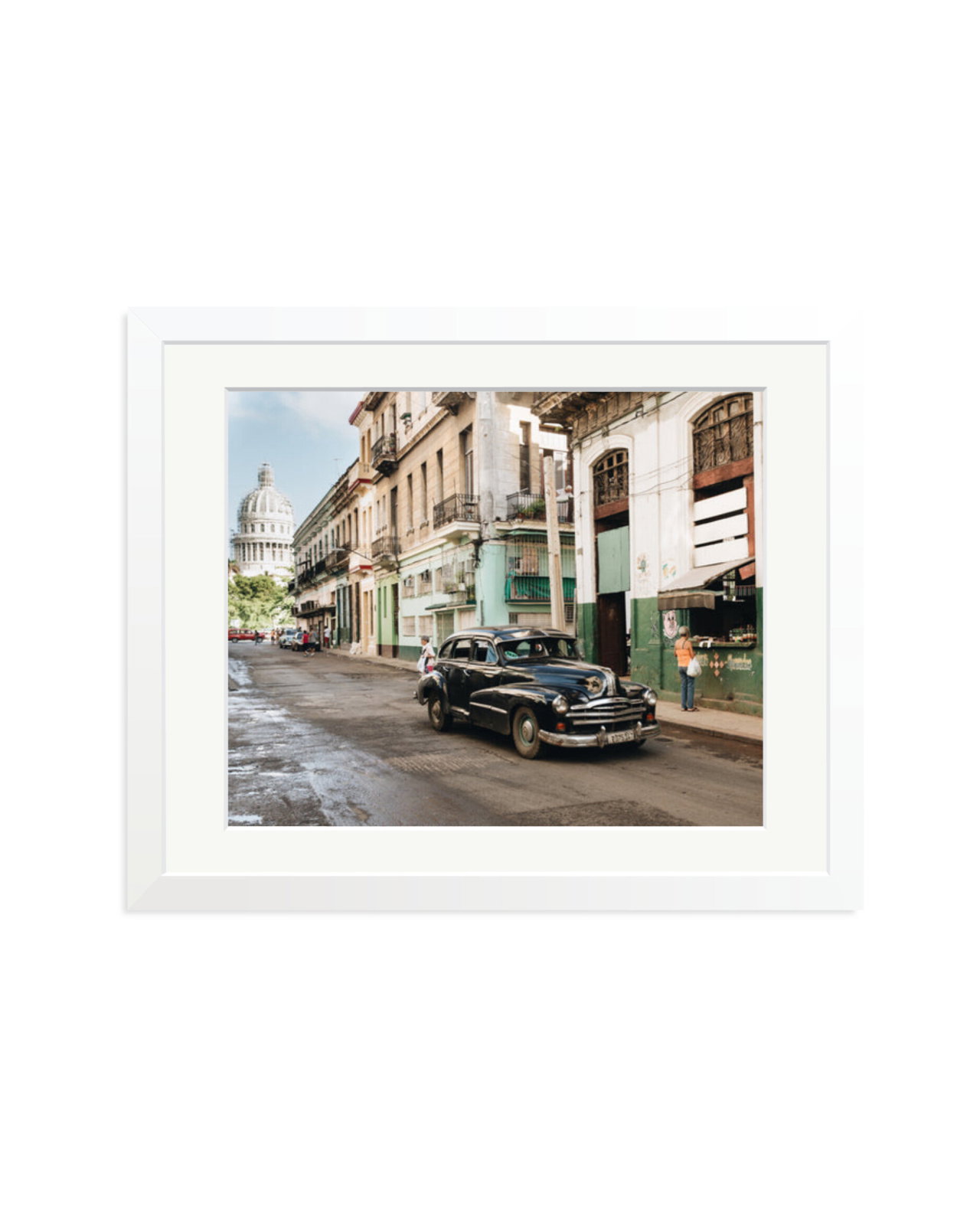 Black Car in Cuba White / Medium