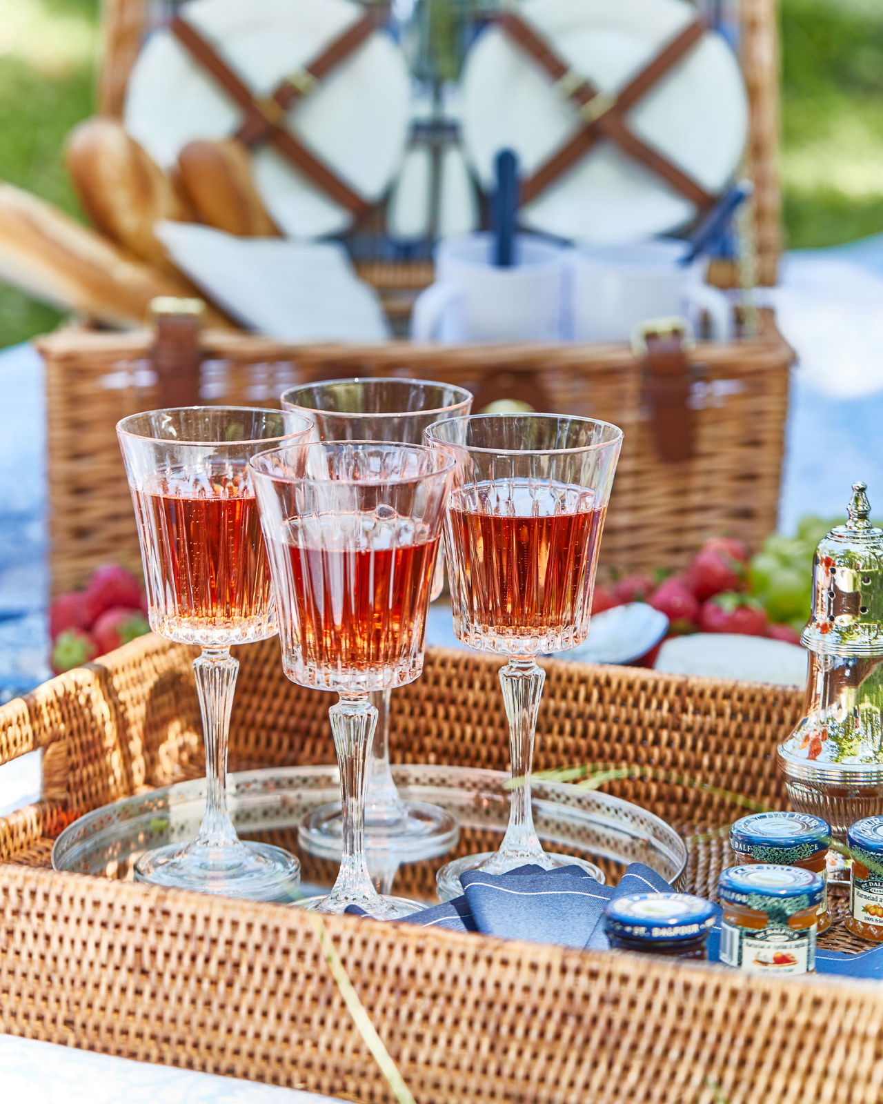 Antique bricka rotting