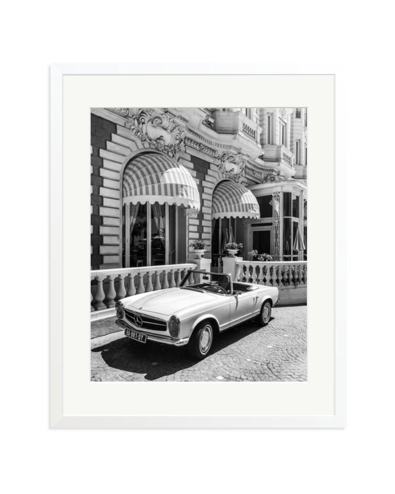 Topless at the Carlton White / XL