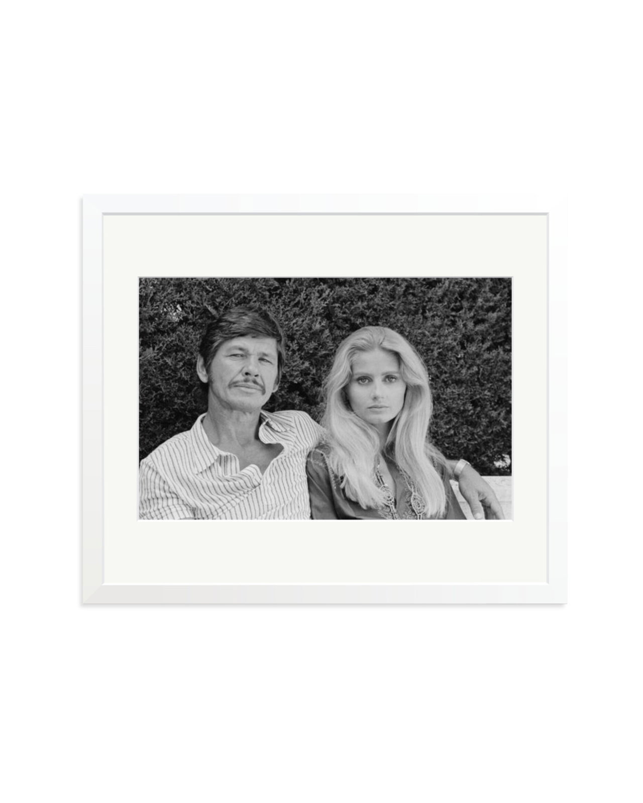 Charles Bronson and Jill Ireland White / Large